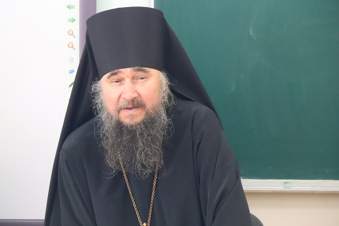 Правящий архиерей посетил педагогический совет преподавателей Югорской православной гимназии