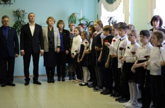 В школе Югорска-2 установили парту памяти в честь Сергея Костенко.