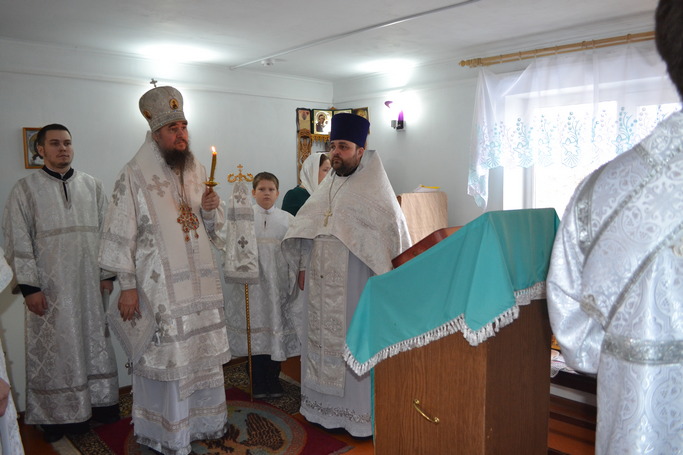 Первая литургия архиерейским чином совершена в поселке Половинка