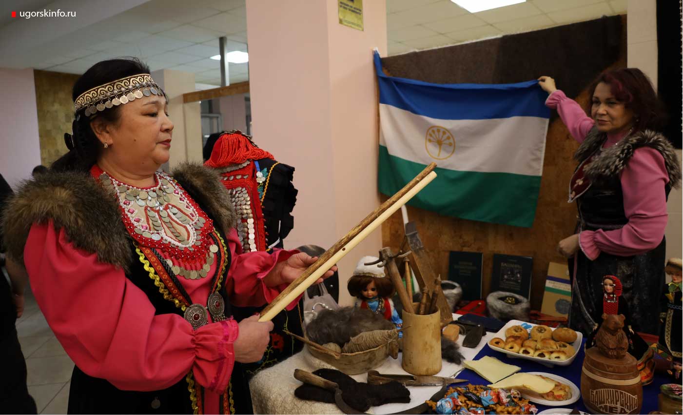 На флаге Башкортостана изображено растение, из которого делают музыкальный инструмент курай.