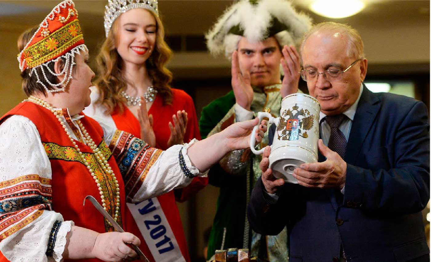 Традицию праздновать Татьянин день медовухой придумал в 1992 году ректор университета Виктор Садовничий. Каждый год 25 января он лично угощает этим напитком студентов.