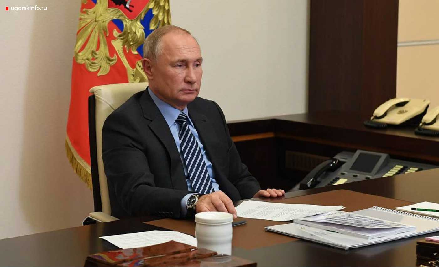 Президент Владимир Путин подписал указ о порядке подачи жителями новых регионов заявлений на паспорт России, соответствующий документ опубликован на портале нормативно-правовых актов.