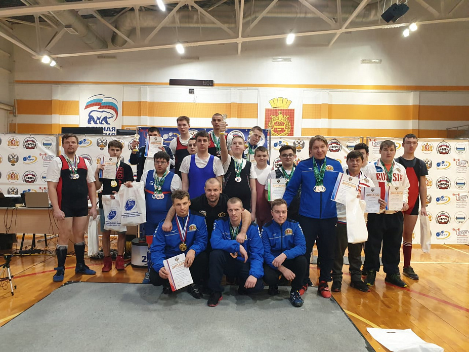 Югорские пауэрлифтеры завоевали семь медалей на Кубке России
