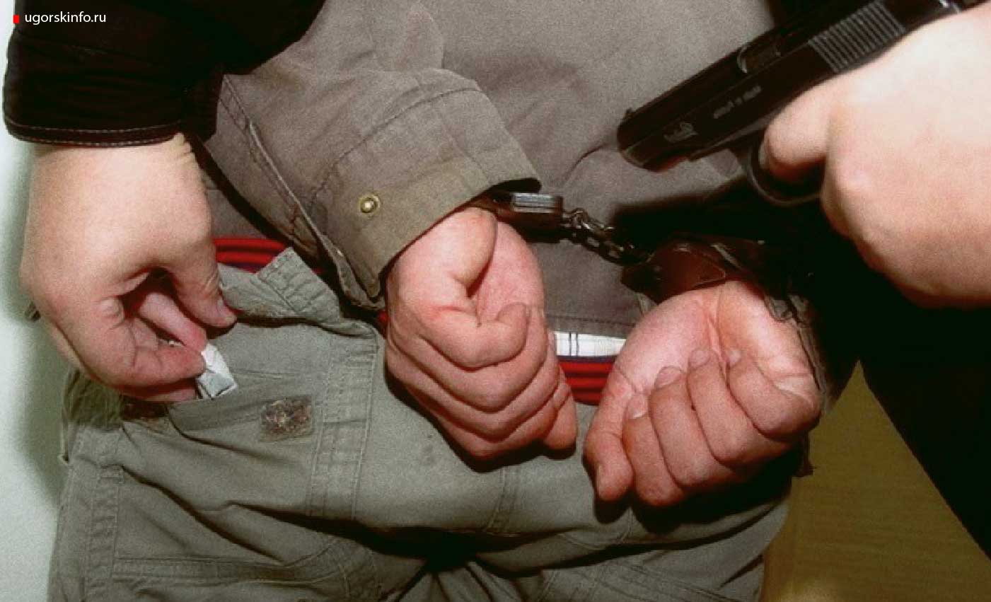 Сотрудники югорской полиции возбудили сразу два уголовных дела по факту хранения наркотических средств.