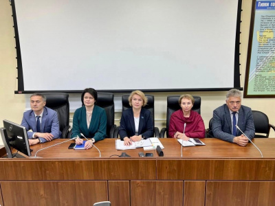 В режиме видеоконференцсвязи под руководством Натальи Леонидовны Западновой состоялось заседание регионального депутатского совета Югры.