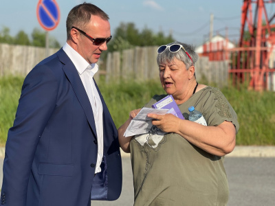 Депутаты Роман Самохвалов и Лариса Руденко рассказали о проделанной работе на участках №12 и №17.