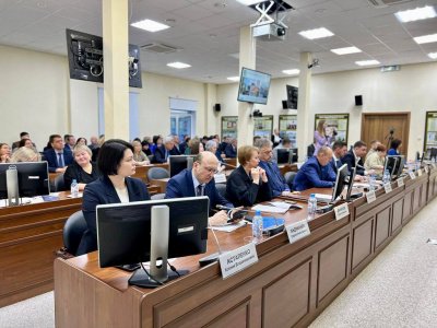 Парламентарии города Югорска признали работу главы и администрации города удовлетворительной.