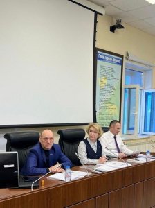 Состоялось совместное заседание постоянных комиссий по регламенту, нормотворчеству и депутатской этике и по социальной политике Думы города Югорска седьмого созыва.