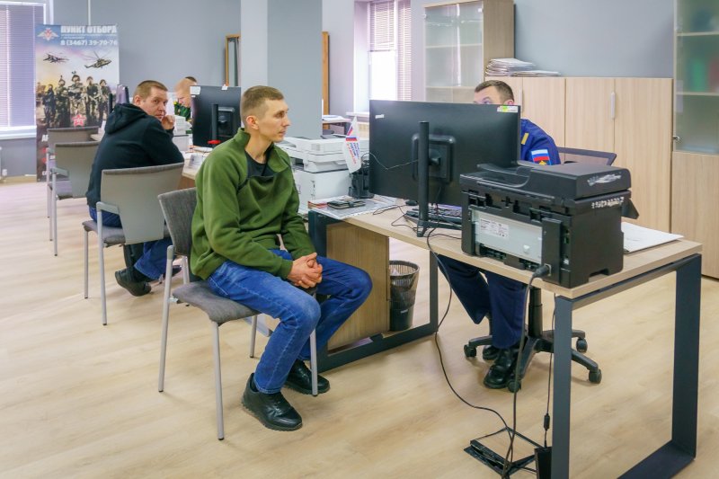 Центр патриотов России в Югре произвел впечатление на министра цифрового развития