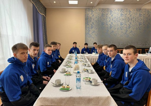 Глава города встретился с юношескими командами клуба «Газпром-Югра»