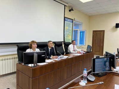 Состоялось совместное заседание комиссий Думы города Югорска по бюджету и налогам и по экономической политике.