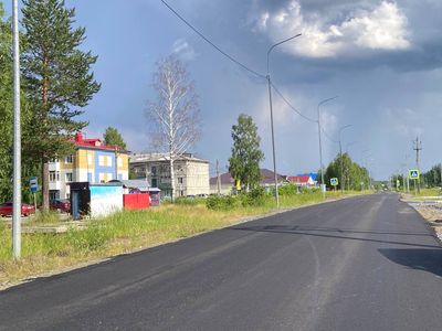 В Югорске продолжается обновление дорог и тротуаров