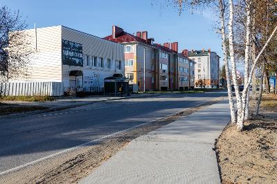 В Югорске обустроили тротуар на ул. Мира