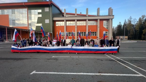 В Югорске прошли мероприятия, посвящённые Дню воссоединения ДНР, ЛНР, Запорожской и Херсонской областей с Россией