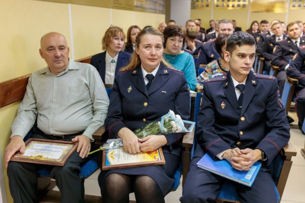 Сегодня полицейские отмечают свой профессиональный праздник