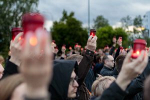 Огни памяти не гаснут: как Югорск почтил героев войны