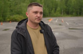 Югорчанин Александр Сафронов — инструктор по вождению. Будучи профессиональным водителем, передает секреты управления автомобилем тем, кто желает освоить эту науку.