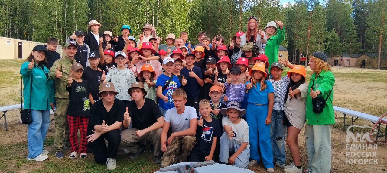 Секретарь местного отделения партии «Единая Россия», глава города Югорска Алексей Харлов посетил палаточный лагерь в «Окуневские зори»