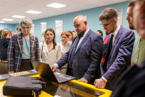 В Гимназии Югорска открылась цифровая лаборатория