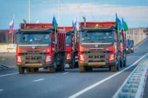 Владимир Путин дал старт движению на новом мосту через Обь в районе Сургута