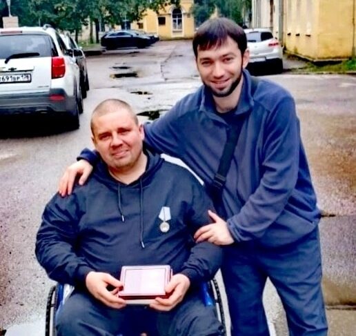 Сейчас Дмитрий находится в госпитале и проходит лечение.