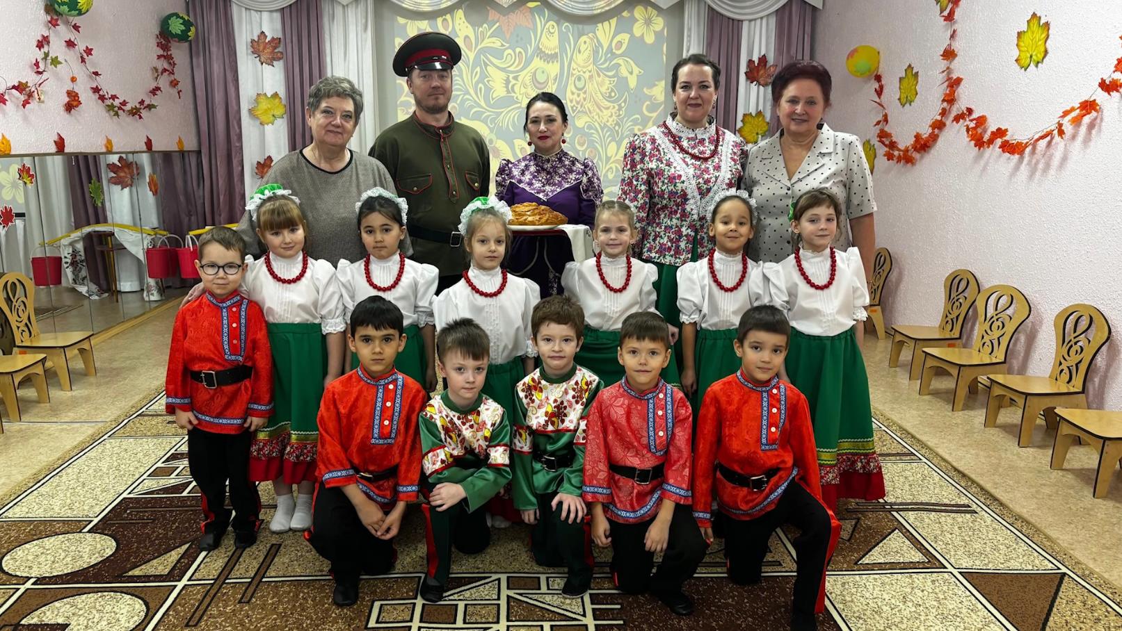 Хранить верность Родине, помогать друг другу и быть достойными наследниками славных традиций казачества — такое обещание дали дошколята.