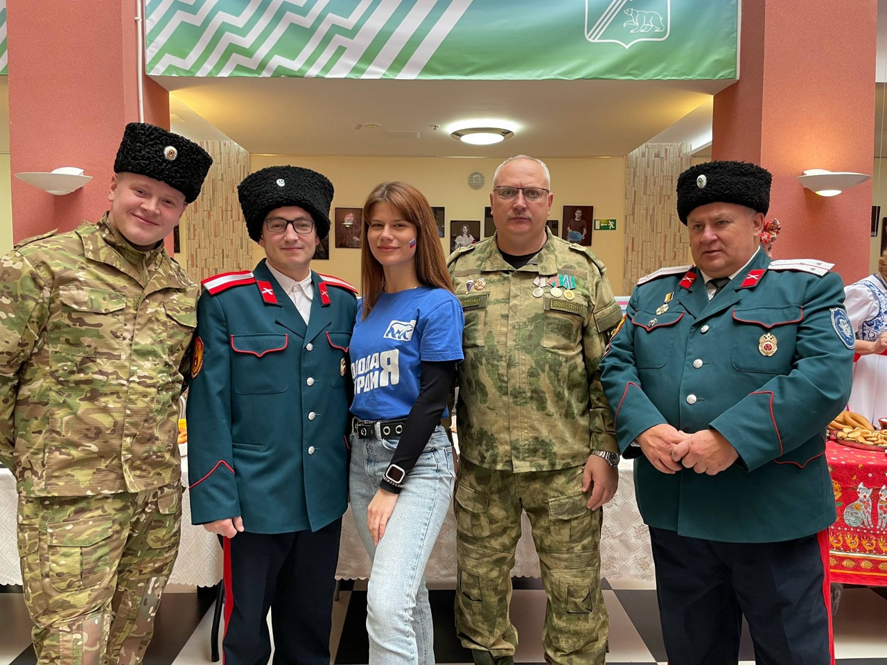 Активисты Молодой Гвардии Югорска посетили игру «Серебряная лига КВН» в День народного единства