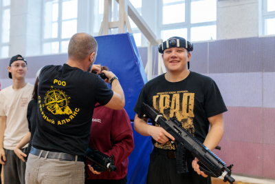 В Югорске прошёл военно-тактический турнир по лазертагу среди активистов и сторонников партии «Единая Россия»