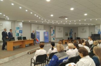 В Югорске прошло торжественное вручение партбилетов новым членам «Единой России».