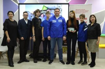 В рамках проекта Муниципального центра «Перспектива» в Молодёжном центре Югорска руководитель Молодой Гвардии Югорска, секретарь первичного отделения № 14 Артем Назаренко провел встречу с подростками.