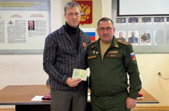 Врач Сургутской окружной клинической больницы Павел Папян удостоен государственной награды — ордена Мужества. Он получил его за героизм, проявленный во время службы в зоне специальной военной операции.