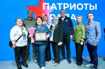 Заслуженная награда: полпред президента Артём Жога отметил труд волонтёров Югорска