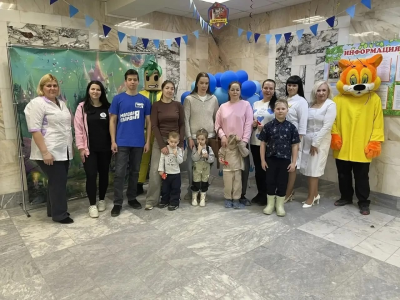 В городе прошла акция «Детские ладошки V руках Югры»