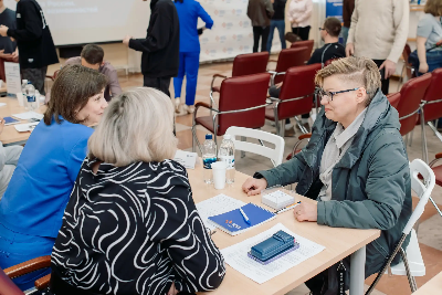 В Югорске состоялась Всероссийская ярмарка трудоустройства «Работа России. Время возможностей»